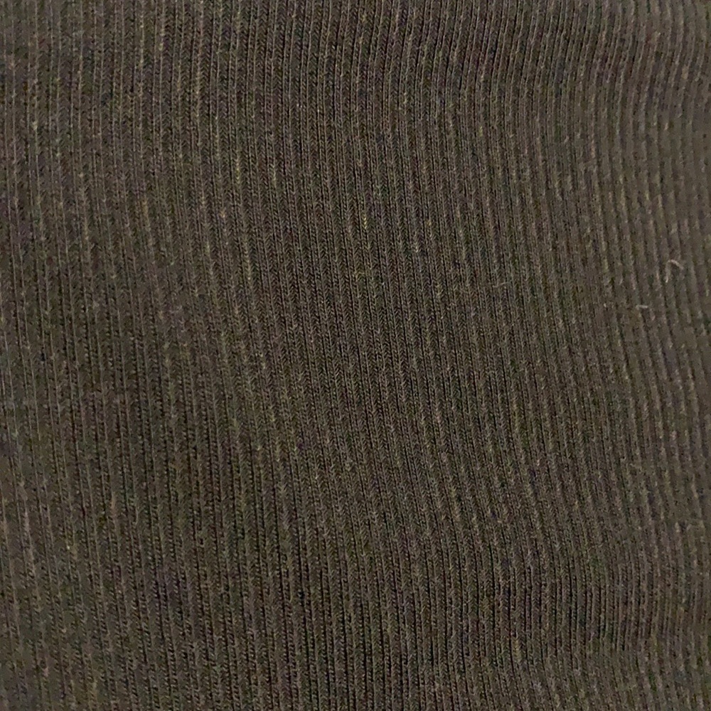 Two Cropped Ribbed Tank Tops - Picture 3 of 4